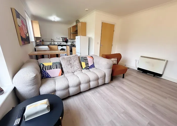 Quiet 2 Bedrooms And 2 Bathrooms With Free Parking