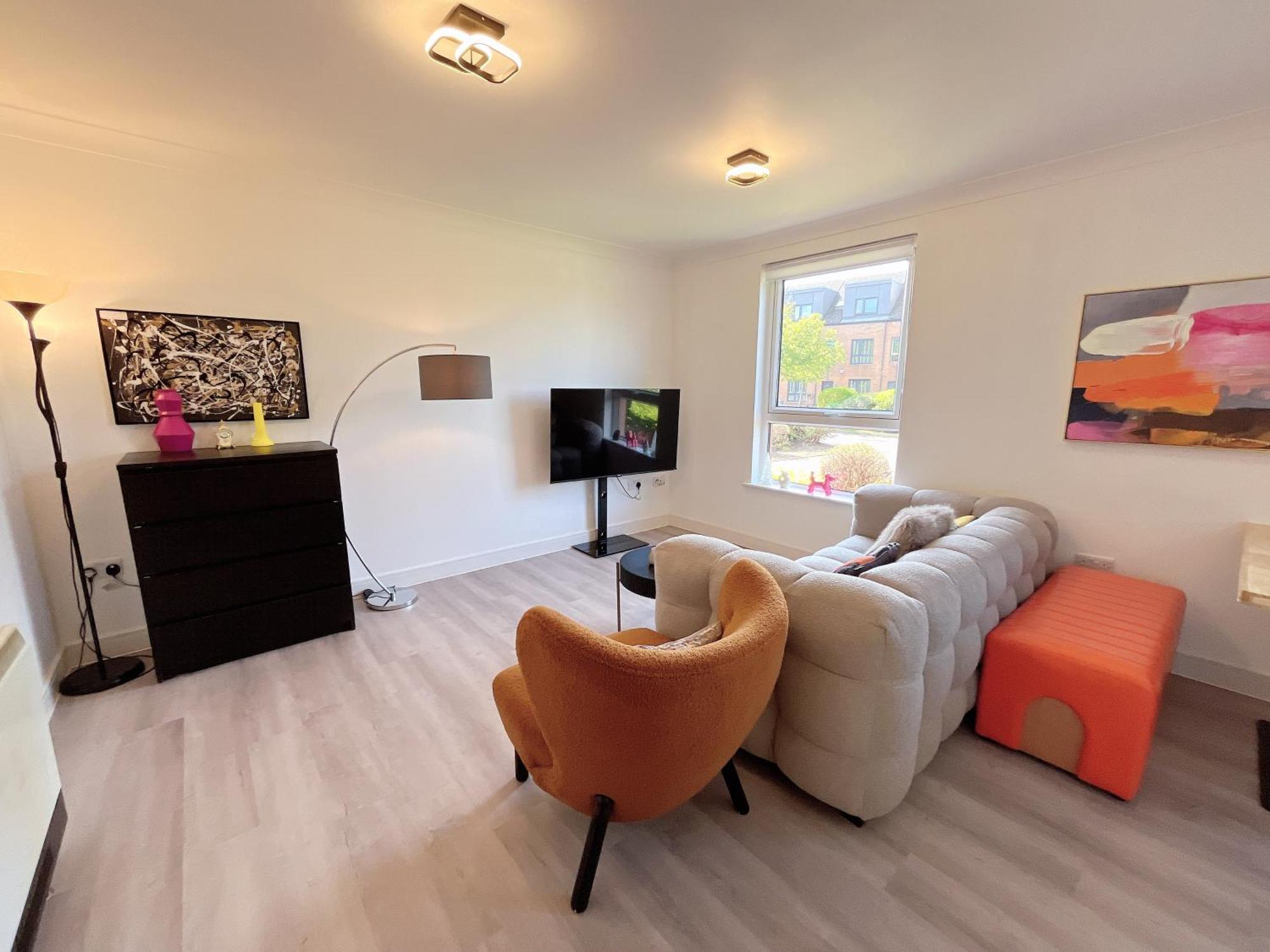 Quiet 2 Bedrooms And 2 Bathrooms With Free Parking Edinburgh