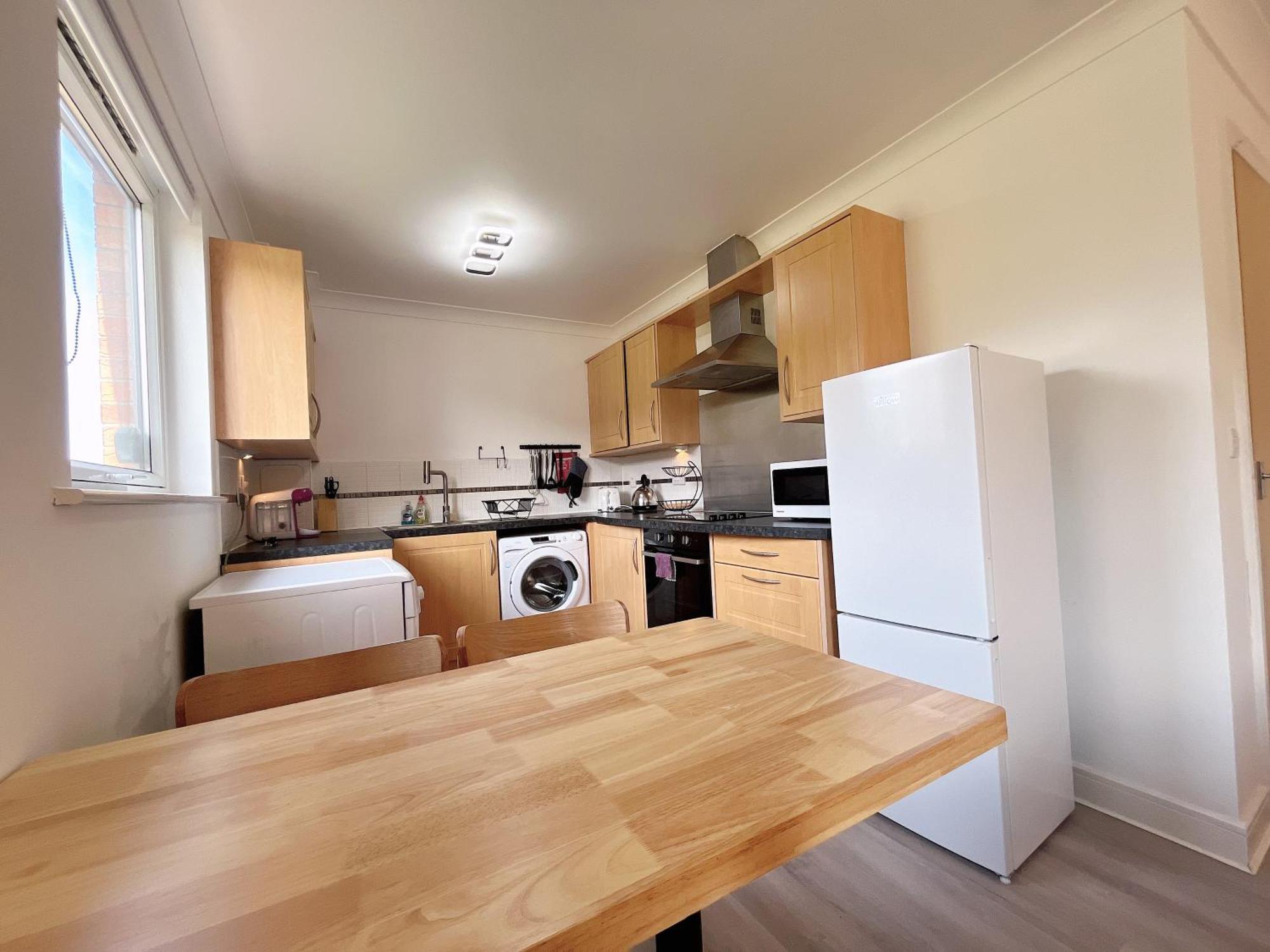 Quiet 2 Bedrooms And 2 Bathrooms With Free Parking Apartment Edinburgh